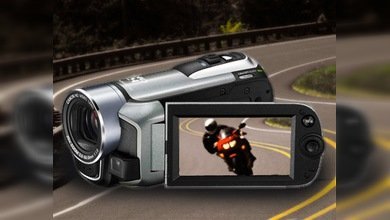 En el banquillo de los acusados por grabar una vuelta en moto 