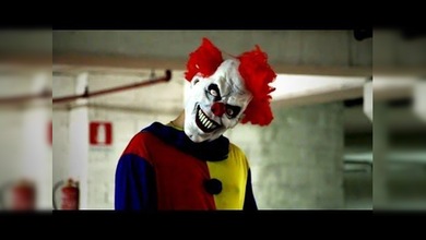 ¿Qué haría si un payaso le persigue con una maza enorme?