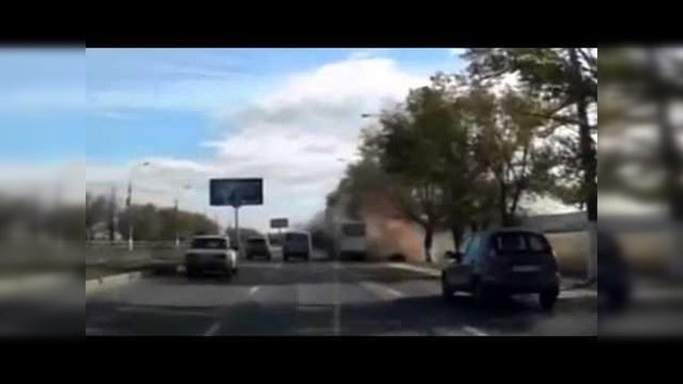 PRIMERAS IMÁGENES: Las cámaras captan el momento de la explosión del autobús en Rusia