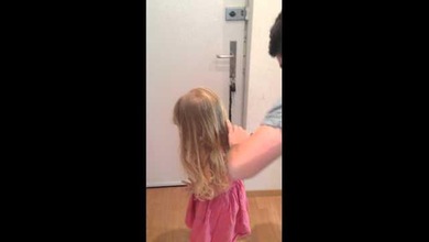 Instrucciones para papás: ¿Cómo hacer una cola de caballo ‘al galope’?