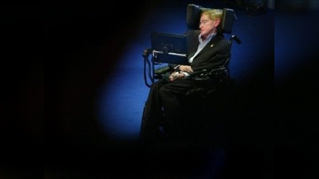 Stephen Hawking no tiene miedo ni prisa por morir y sigue planteando teorías del universo