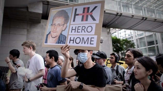 Padre de Snowden: "Preferiría que mi hijo fuese un preso en EE.UU."