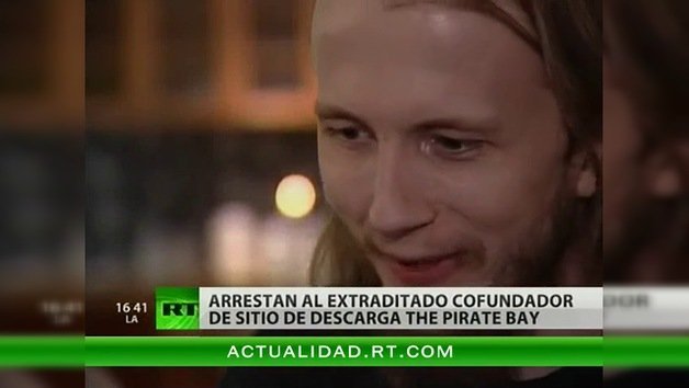 Suecia: Arrestan al extraditado co-fundador del sitio de descargas 'The Pirate Bay'