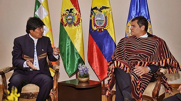 Correa carga contra el “oenegesismo" por desestabilizar la democracia en la región
