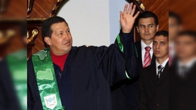 Chávez recibe el título honoris causa y la medalla de la SATO en Libia