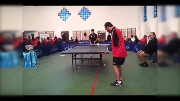 Ping pong a pesar de las dificultades físicas