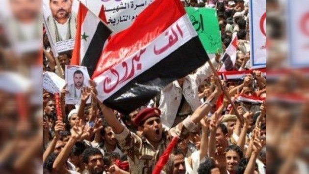 Miles de yemeníes festejan la partida del presidente Saleh