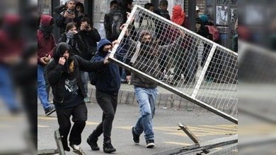 Piñera se enfrenta a las protestas con promesas de millones de dólares