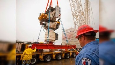 BP cambia la tapa de contención de petróleo para frenar el derrame de crudo