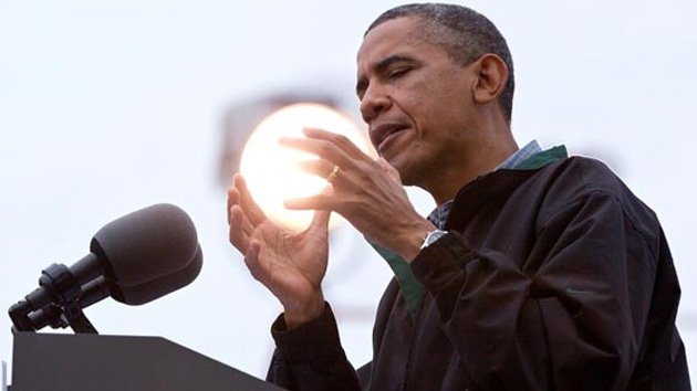 Presidente 'con estrella': una foto de Obama con un 'sol' en las manos hechiza Internet