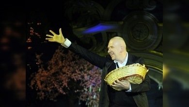 Gaultier presentó su nueva colección en una estación de trenes de Moscú