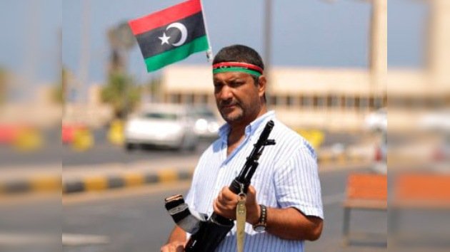 Cuba no reconoce al CNT y retira a sus diplomáticos de Libia