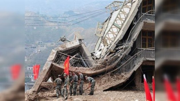 Aumenta el número de muertos por deslizamientos de tierra en China
