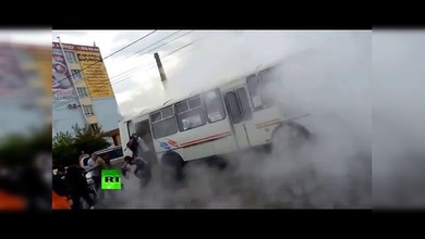 Un chorro de agua hirviendo causa varios heridos en un bus