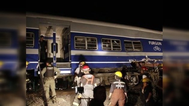 Catástrofe ferroviaria: dos trenes y un autobús chocaron en Buenos Aires