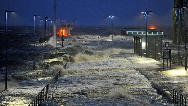Fotos, Video: Huracán Xaver paraliza el norte de Europa y deja muertos