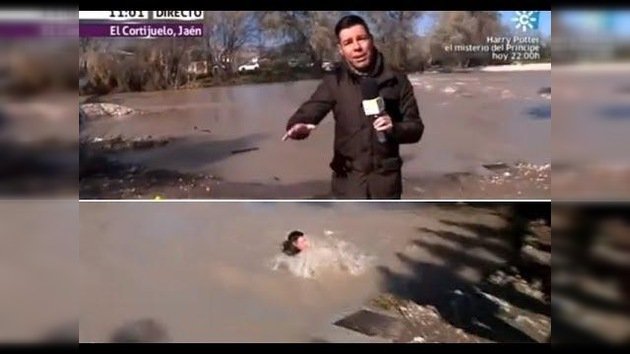 Un corresponsal cae al agua en vivo durante un reportaje