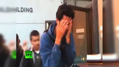 Video: estudiantes de EE. UU. piden clases baratas y reciben gases lacrimógenos