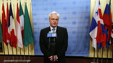 Churkin: "Mientras que EE.UU. se rascaba la cabeza, Rusia ayudó a Irak a combatir al EI"