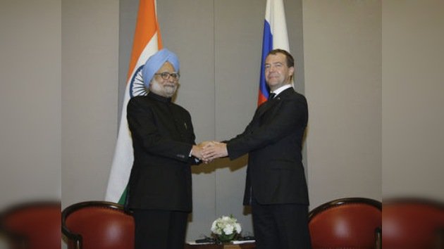 Medvédev, con amplio programa, llega en visita oficial a la India