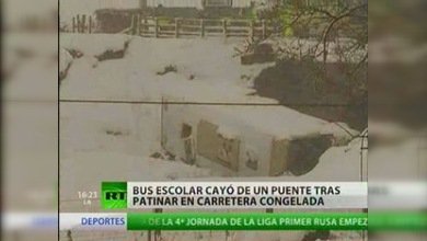 Bus escolar accidentado a causa de fuertes nevadas en Reino Unido