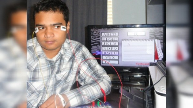 Un hondureño crea un sistema de mecanografía controlado con los ojos