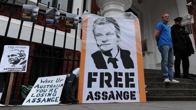 Expira el plazo para extraditar a Julian Assange a Suecia