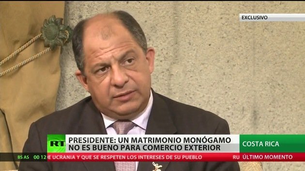 Avance de la entrevista de RT a Solís: "La economía no crece por estar muy vinculada a la de EE.UU."