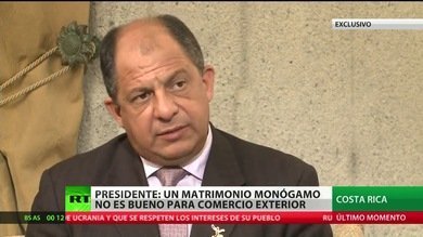Avance de la entrevista de RT a Solís: "La economía no crece por estar muy vinculada a la de EE.UU."