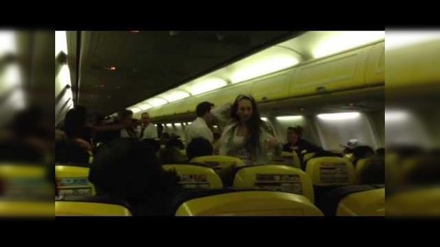 Chicas se pelean durante un vuelo a 30.000 pies de altura