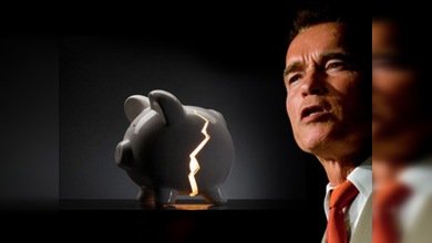 Schwarzenegger da a los empleados sociales vacaciones obligatorias