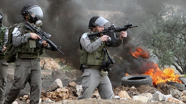 Israel usa fuerza letal contra los manifestantes palestinos desarmados