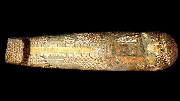 Egipto: Desentierran un sarcófago de hace 3.600 años con una momia bien conservada