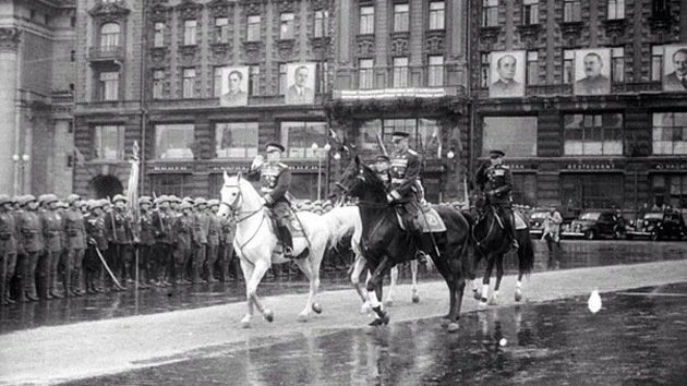 Así fue el primer Desfile de la Victoria en 1945