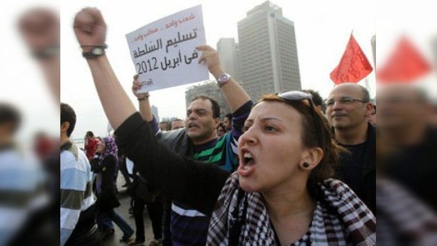 El pueblo egipcio clama contra la traición de su Ejército
