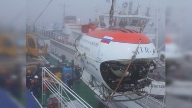 El presidente mongol sumerge para embelesarse ante el Baikal