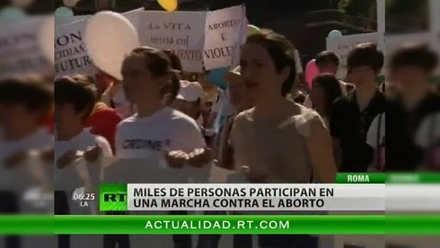 Miles de personas participan en una marcha contra el aborto