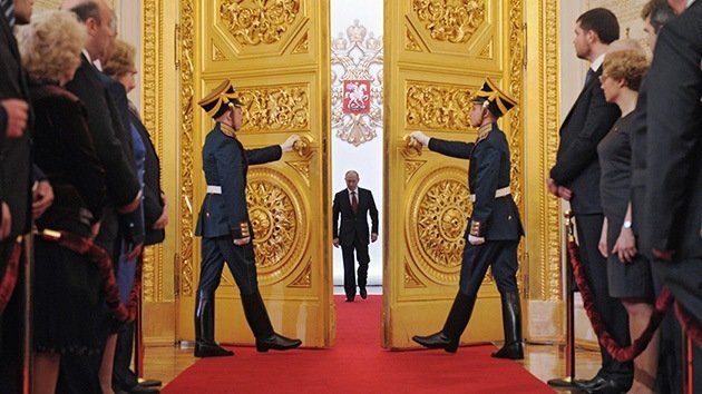 Vladímir Putin jura su cargo como presidente de Rusia