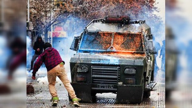 Nuevos choques en Chile entre estudiantes y Policía dejan varios heridos
