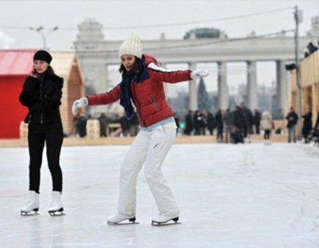 Abre sus puertas la pista de patinaje más grande de Europa, en Moscú