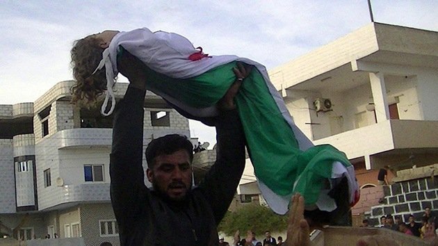 Los rebeldes sirios denuncian la presunta matanza de al menos 100 civiles