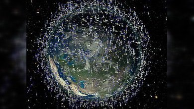 La Tierra, con la basura espacial en la puerta