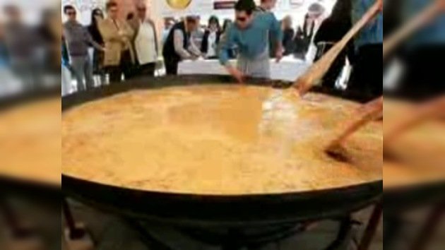 Elaboran una tortilla gigante en Paraguay