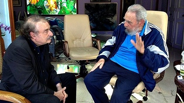 Fidel Castro se deja ver con el escritor Ignacio Ramonet y habla sobre Chávez