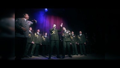 Los policías rusos vuelven con otro éxito: 'Get Lucky' de Daft Punk