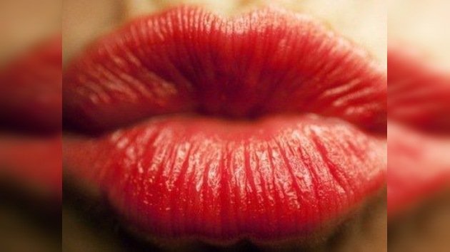 "Bésame mucho...": El Día Internacional del Beso se propaga por el boca a boca