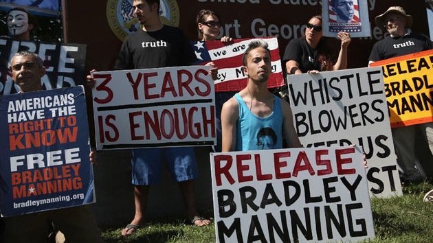 Miles de estadounidenses, dispuestos a asumir parte de la pena de prisión de Manning