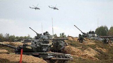 Video: Rusia y Bielorrusia realizan maniobras conjuntas por tierra y por mar
