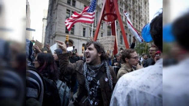 La Policía neoyorquina arresta al menos a 80 'indignados' en Wall Street