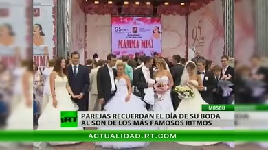 Moscú disfruta de un gran ‘desfile de novios’